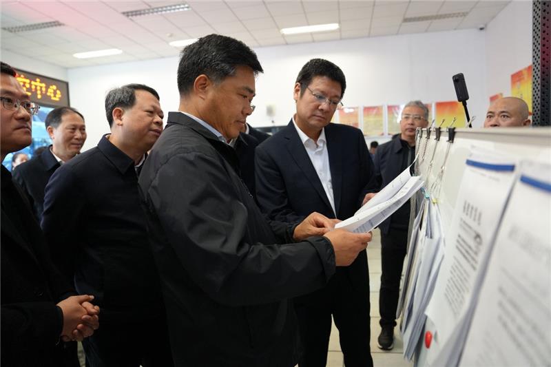 不凡成就非凡 · 卓越之路